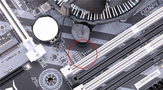 怎样组装电脑？电脑新手自己组装电脑应该怎么做？